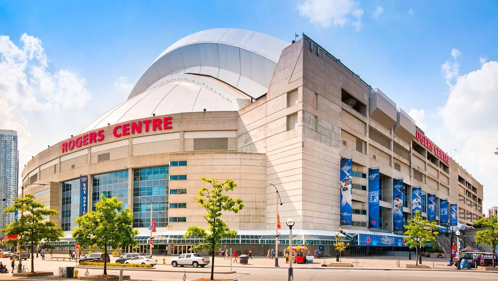 The Aventi Suites - Downtown Toronto - Across Tiff Bell Lightbox Canada