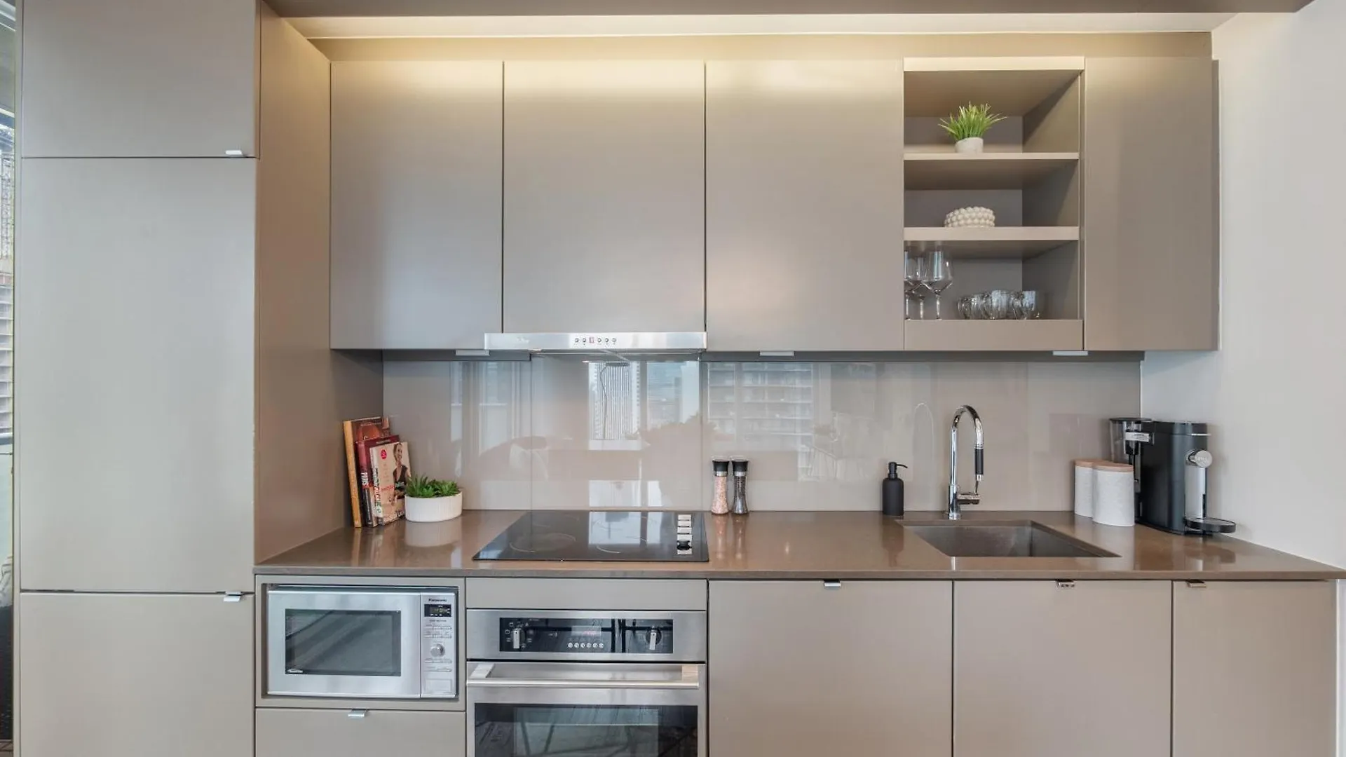The Aventi Suites - Downtown Toronto - Across Tiff Bell Lightbox Apartment