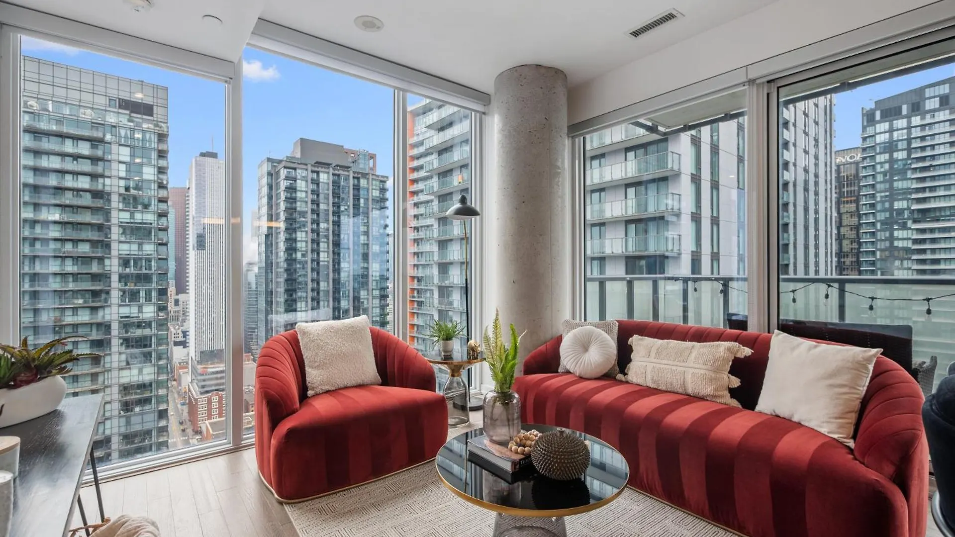 The Aventi Suites - Downtown Toronto - Across Tiff Bell Lightbox 0*,
