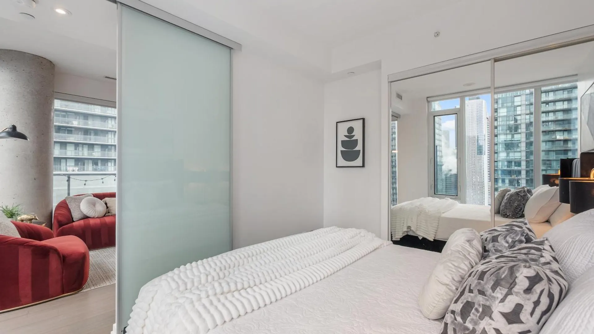 Apartment The Aventi Suites - Downtown Toronto - Across Tiff Bell Lightbox
