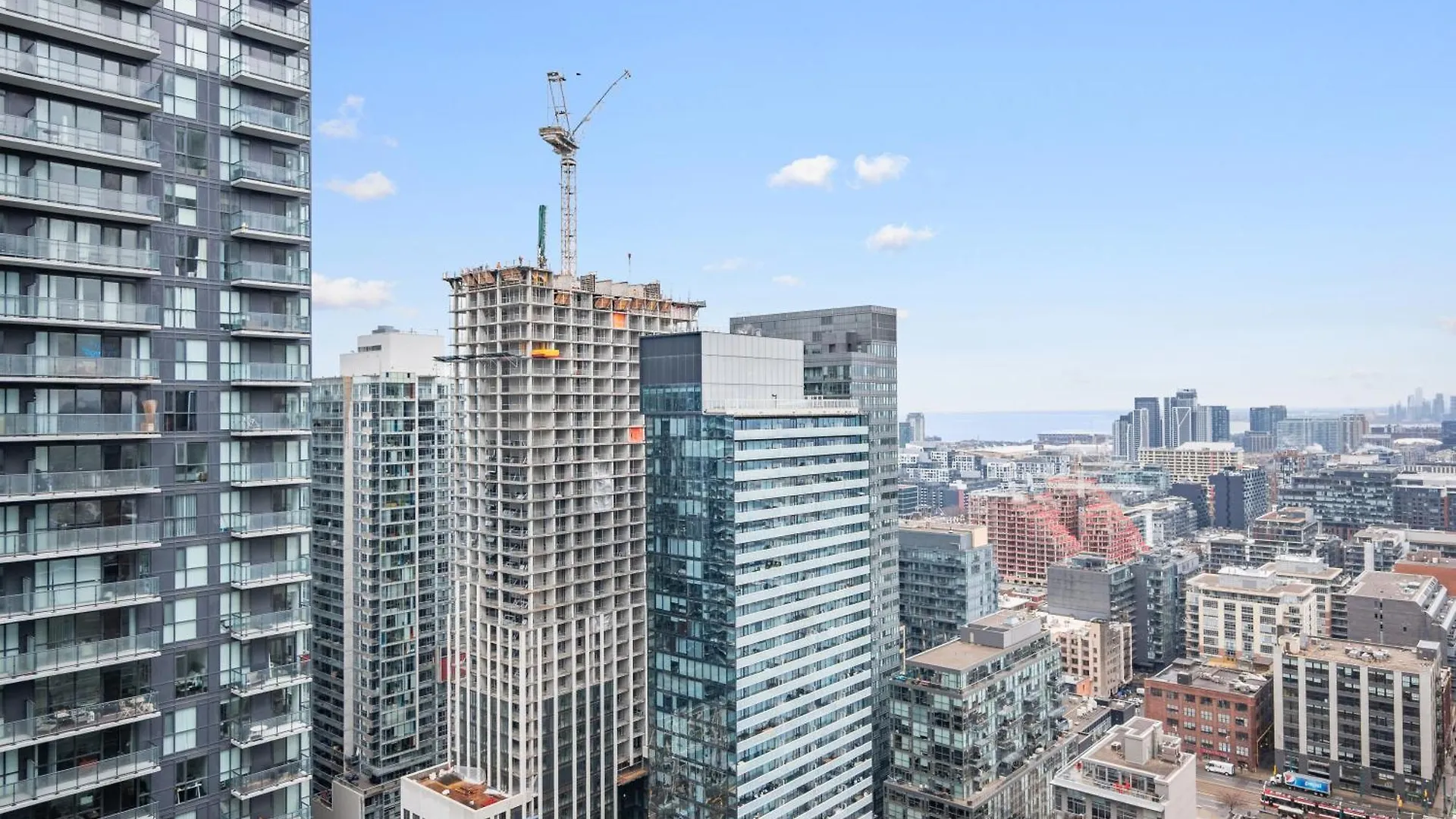 The Aventi Suites - Downtown Toronto - Across Tiff Bell Lightbox 0*,